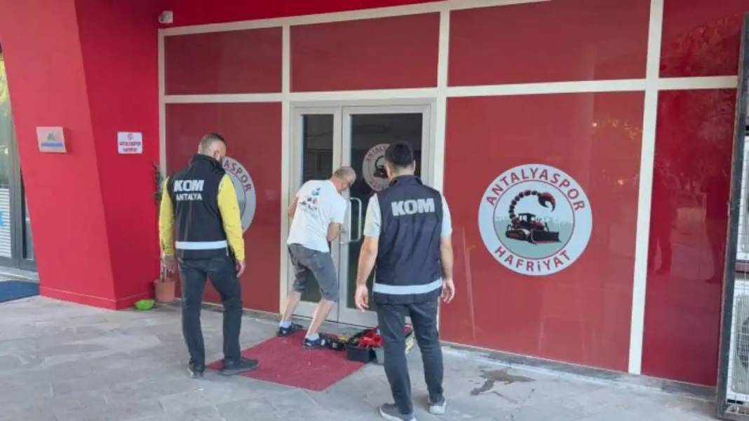 Antalya’da 1 Ekim Gündemi: Gözaltları, Vergi Rekortmenleri... 1